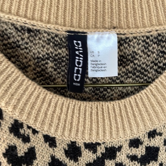 H&M Leopard Sweater - Picture 2 of 2